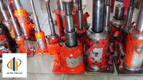 Kích thủy lực nhật bãi