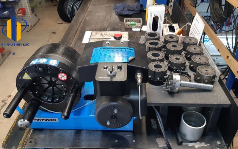 Máy bóp ống thủy lực mini P32 được ứng dụng rộng rãi trong các ngành công nghiệp